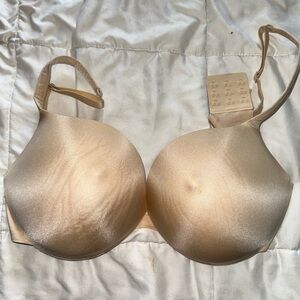 SKIMS Cream Molded Cup Bra Intimates